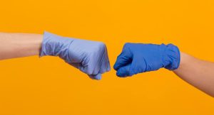 Latex Gloves vs Nitrile Gloves: Which One is Right for You? 11 latex gloves uses https://bluee.in/ultimate-guide-to-latex-gloves/